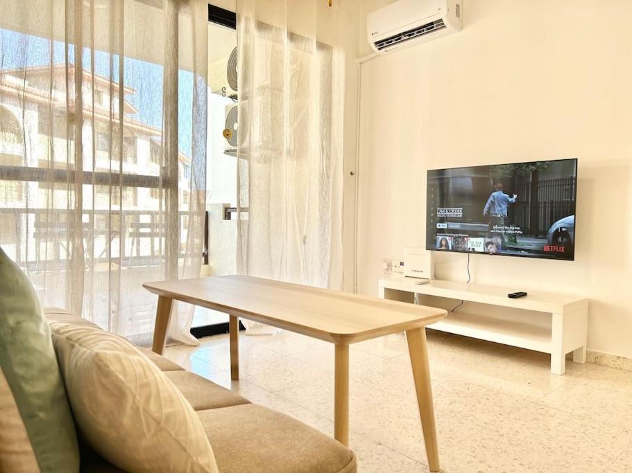 Sun Julz - Byzantium Garden-1 Bedroom Apartment *